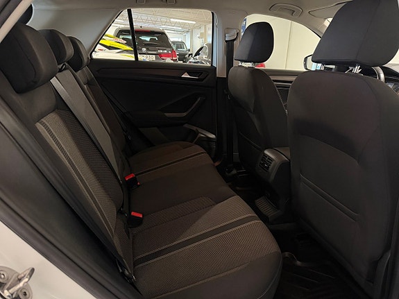 Volkswagen T-Roc 13 of 13