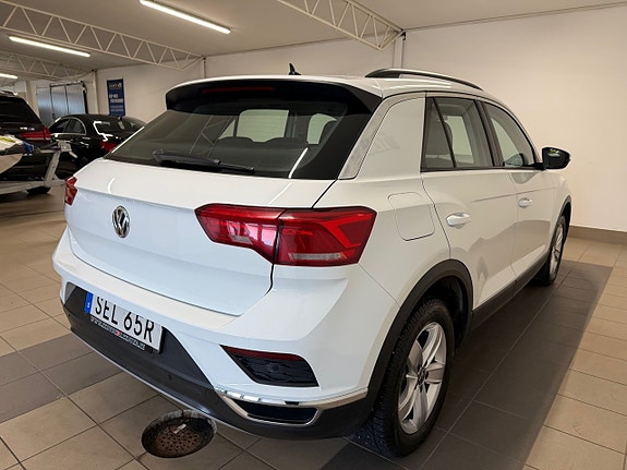 Volkswagen T-Roc 6 of 13