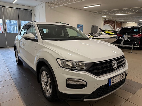 Volkswagen T-Roc 7 of 13