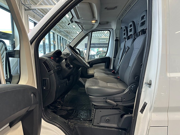 Peugeot Boxer 8 of 16