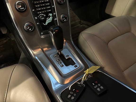 Volvo V70 12 of 25