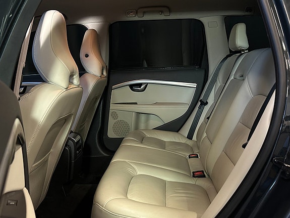 Volvo V70 17 of 25