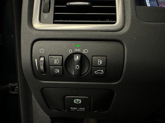 Volvo V70 14 of 25