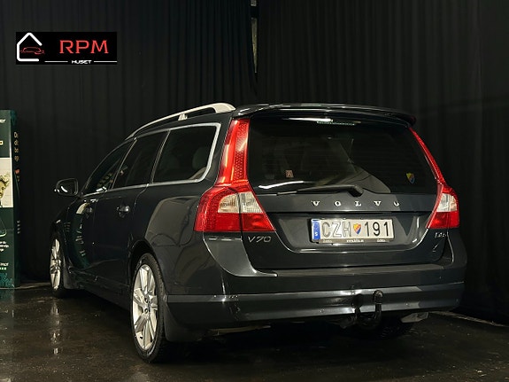 Volvo V70 3 of 5