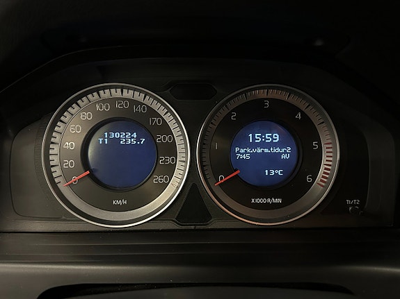 Volvo V70 11 of 25