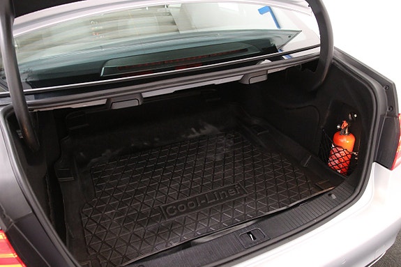 Mercedes-Benz E250 15 of 26