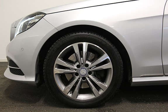 Mercedes-Benz E250 25 of 26