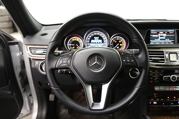 Mercedes-Benz E250 7 of 26
