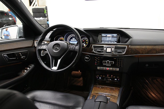 Mercedes-Benz E250 18 of 26