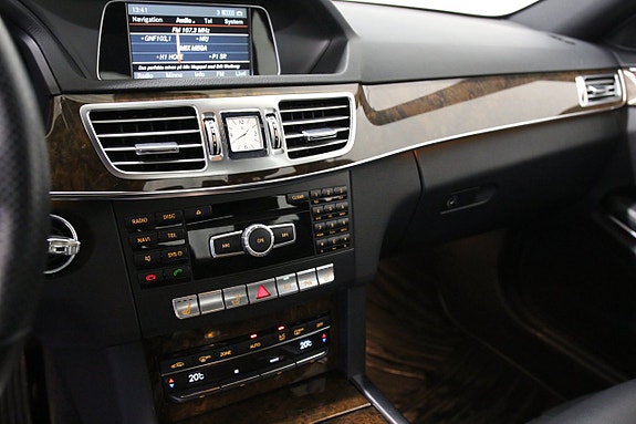Mercedes-Benz E250 11 of 26