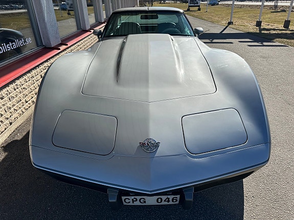 Chevrolet Corvette 8 of 24