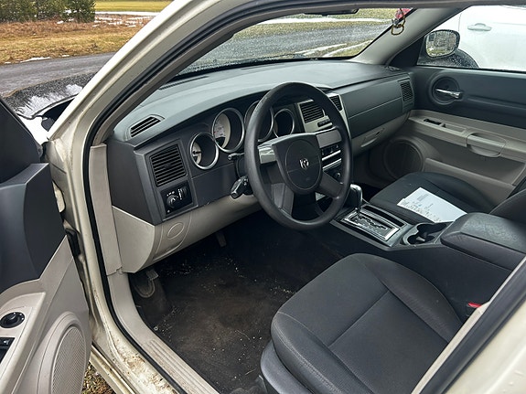 Dodge Magnum 6 of 10