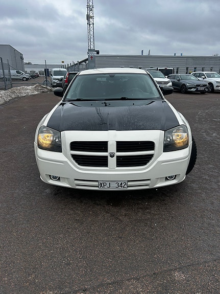 Dodge Magnum 5 of 10