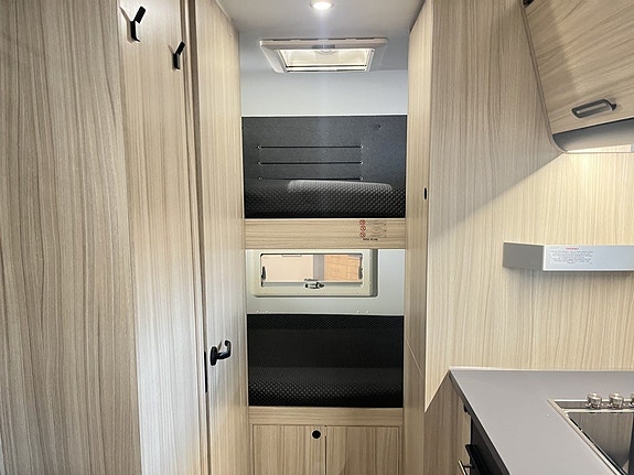 Sun Living A 70 DK (TRUMA Diesel+Ugn+Alkov+6 bält) 18 of 26