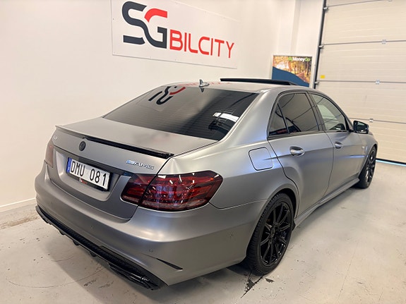 Mercedes-Benz E63 6 of 27