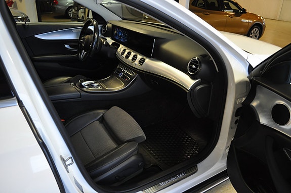 Mercedes-Benz E220 d 11 of 15