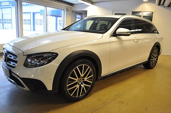 Mercedes-Benz E220 d 2 of 5