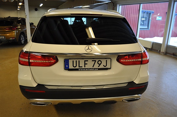 Mercedes-Benz E220 d 5 of 5