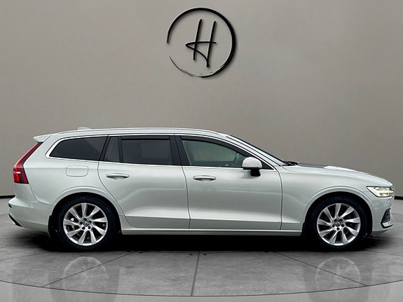 Volvo V60 8 of 24