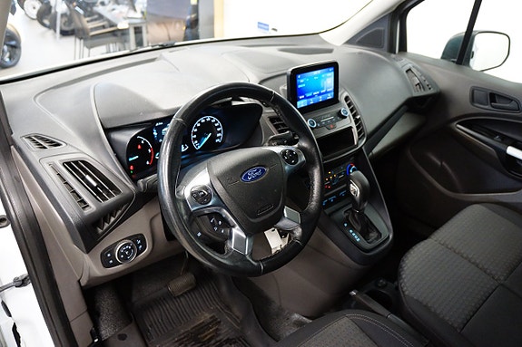 Ford Transit Connect 6 of 13