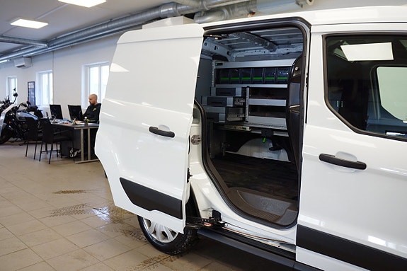 Ford Transit Connect 11 of 13