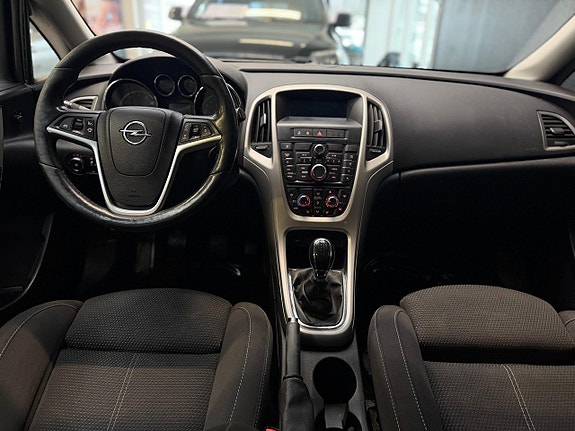 Opel Astra 8 of 21