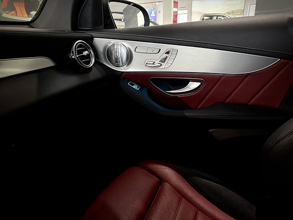 Mercedes-Benz GLC43 8 of 27
