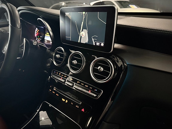 Mercedes-Benz GLC43 6 of 27