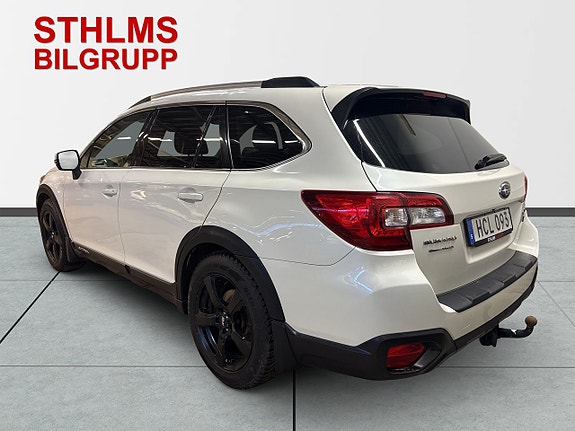 Subaru Outback 3 of 5