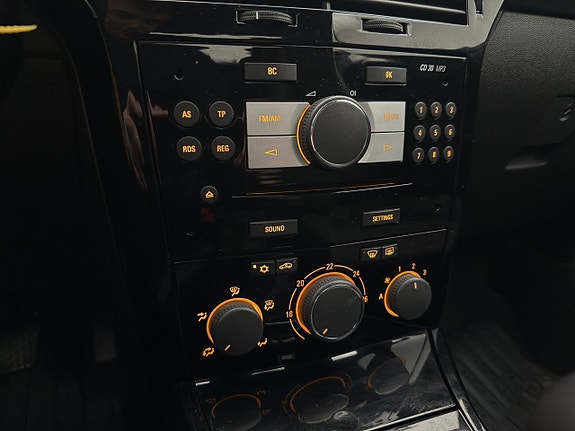 Opel Astra 13 of 20