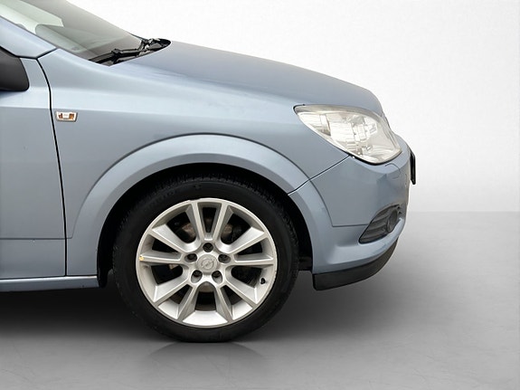 Opel Astra 20 of 20