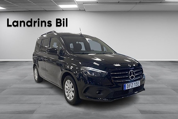 Mercedes-Benz T180 d 3 of 5