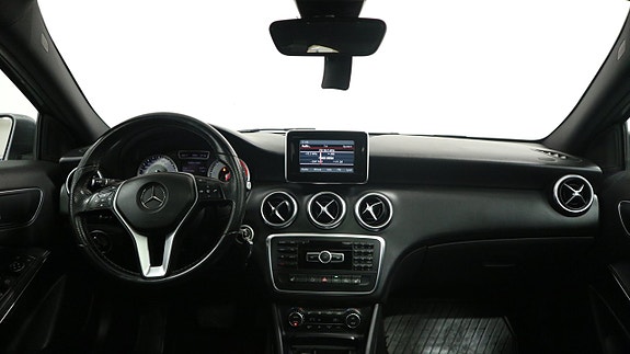 Mercedes-Benz A250 8 of 24