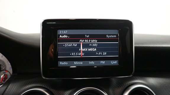 Mercedes-Benz A250 14 of 24