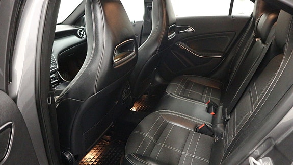 Mercedes-Benz A250 12 of 24
