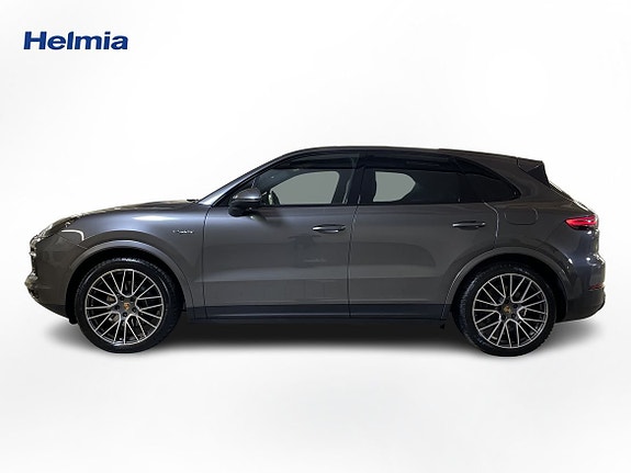 Porsche Cayenne 2 of 5