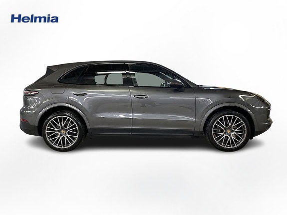 Porsche Cayenne 6 of 13