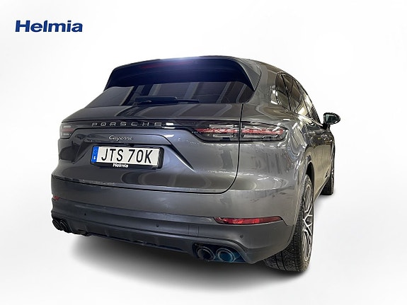 Porsche Cayenne 7 of 13