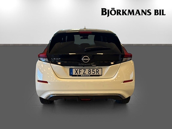 Nissan Leaf 5 of 21