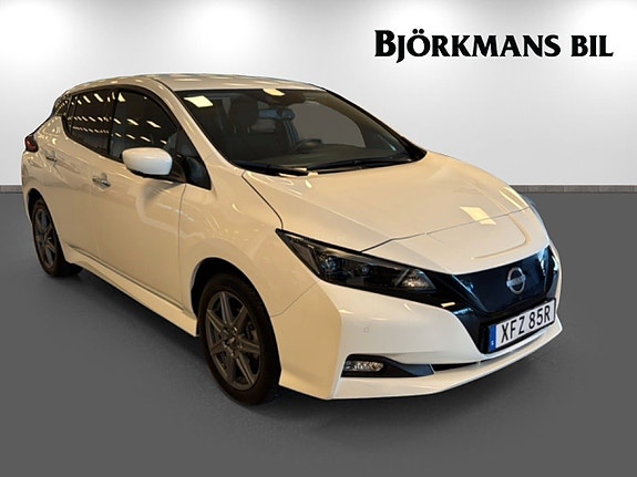Nissan Leaf 3 of 21