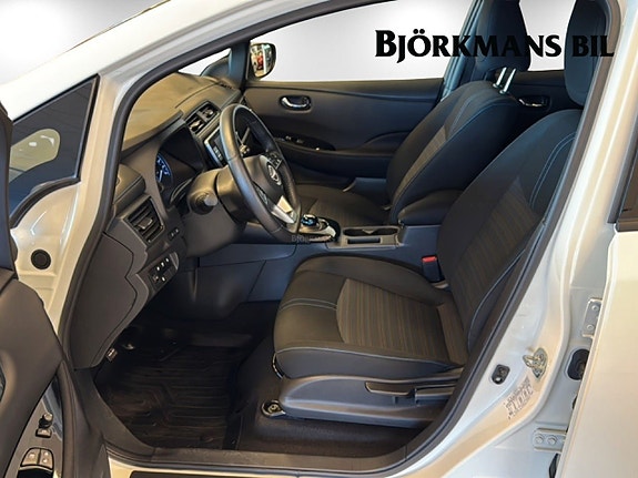 Nissan Leaf 8 of 21