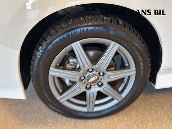 Nissan Leaf 16 of 21