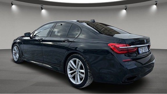 BMW 740d 3 of 5