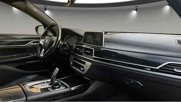 BMW 740d 6 of 7