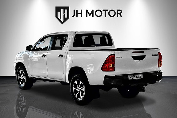 Toyota HiLux 5 of 16