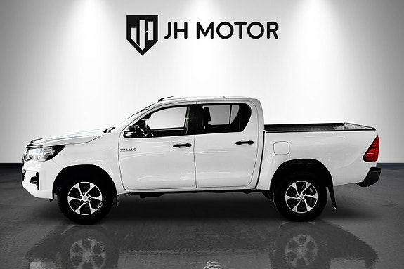 Toyota HiLux 4 of 16