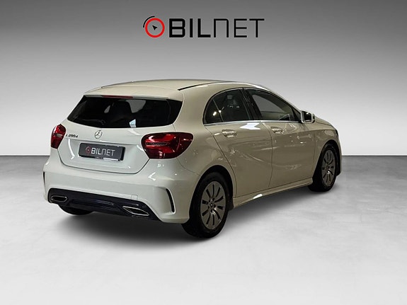 Mercedes-Benz A200 d 2 of 20