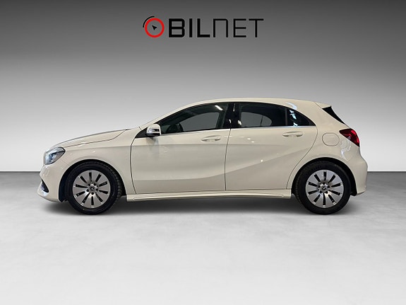Mercedes-Benz A200 d 2 of 5