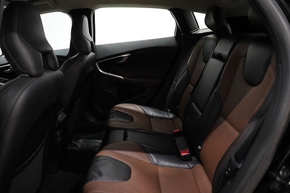 Volvo V40 Cross Country 15 of 17