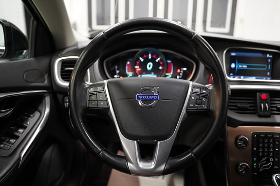 Volvo V40 Cross Country 10 of 17